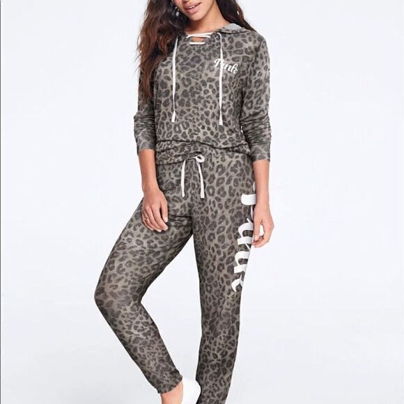 Large VS PINK cozy sleep set/ lace up hooded top & joggers- HTF pajamas/lounge - Picture 2 of 10